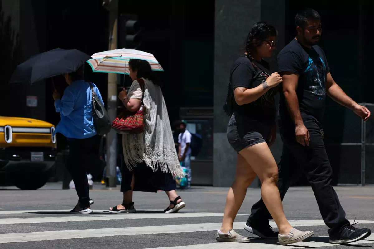 El COVID-19 aumenta en California y se acerca a su máximo nivel en dos años. ‘Casi todo el mundo lo tiene’