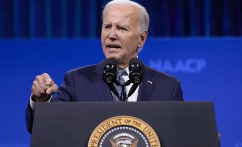 Reporta NYT que Biden considera dejar carrera presidencial