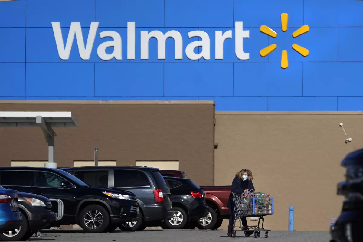 Walmart retira jugo de manzana en 25 estados debido a niveles de arsénico