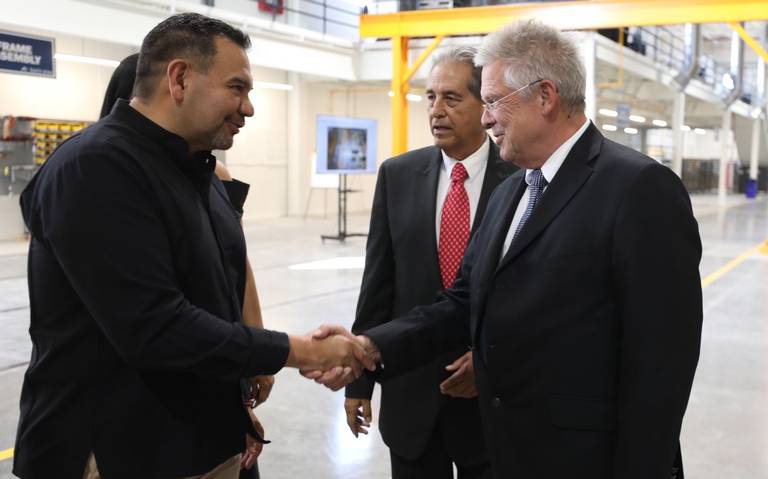 Cruz Pérez Cuéllar asiste a inauguración de nueva planta alemana Kurtz Ersa