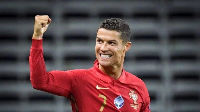 Cristiano Ronaldo ofrece empleo con increíble sueldo y 50 días de vacaciones