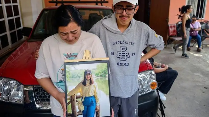 Quiénes son las víctimas y qué dudas deja el mortal choque de un buque escuela mexicano 