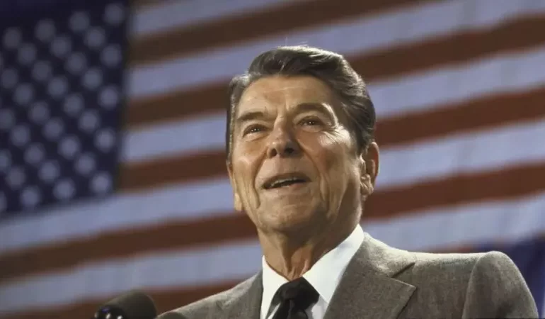 Por qué Ronald Reagan decidió hacer una amnistía para regularizar a 3 millones de migrantes en EE.UU.