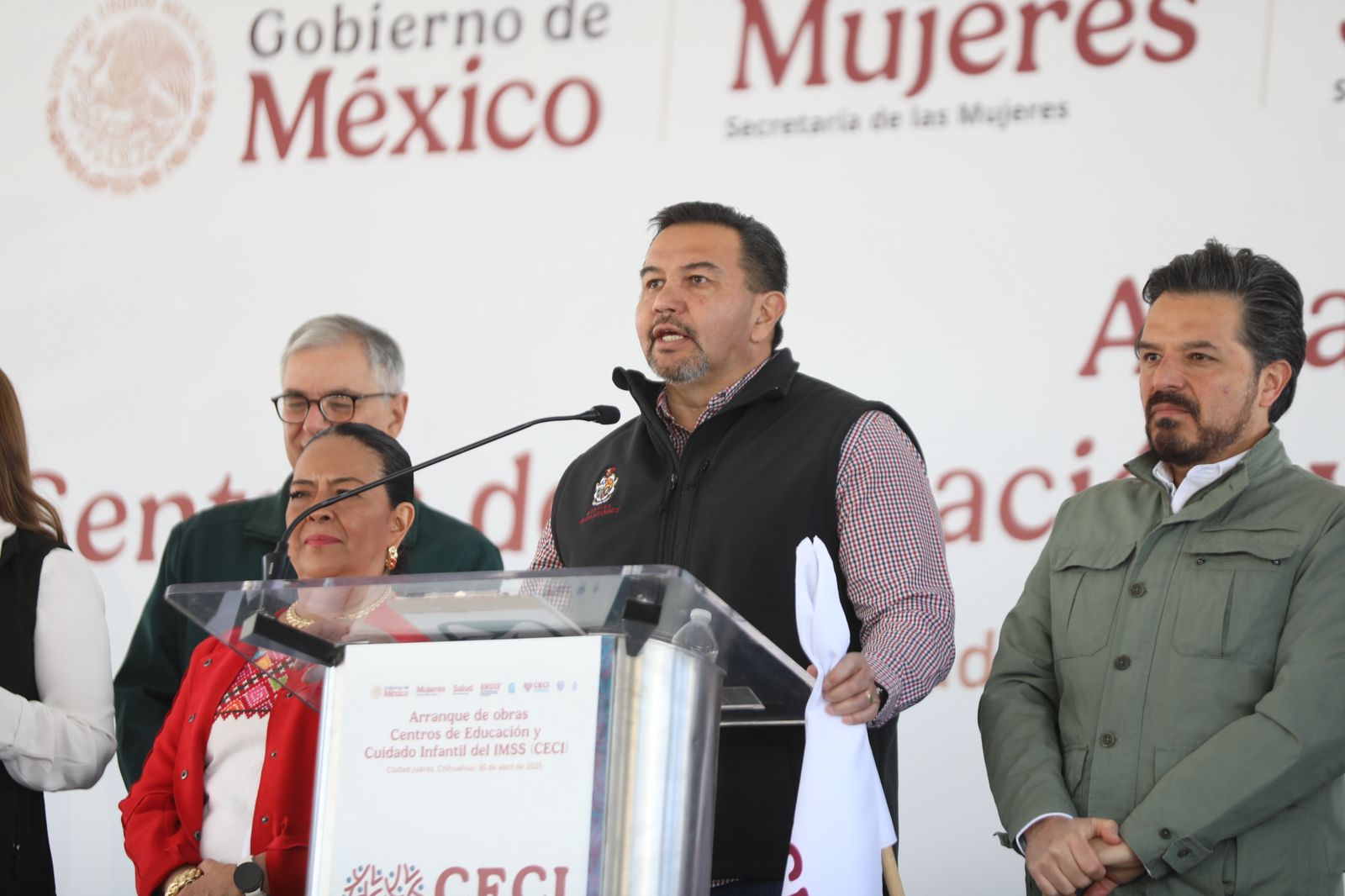 Gobierno Municipal y Federal colocan la primera piedra de los CECI en Cd Juárez