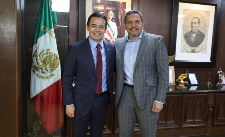 Se reúnen Presidente de Cd Júarez Cruz Pérez Cuéllar y el rector de la UACJ