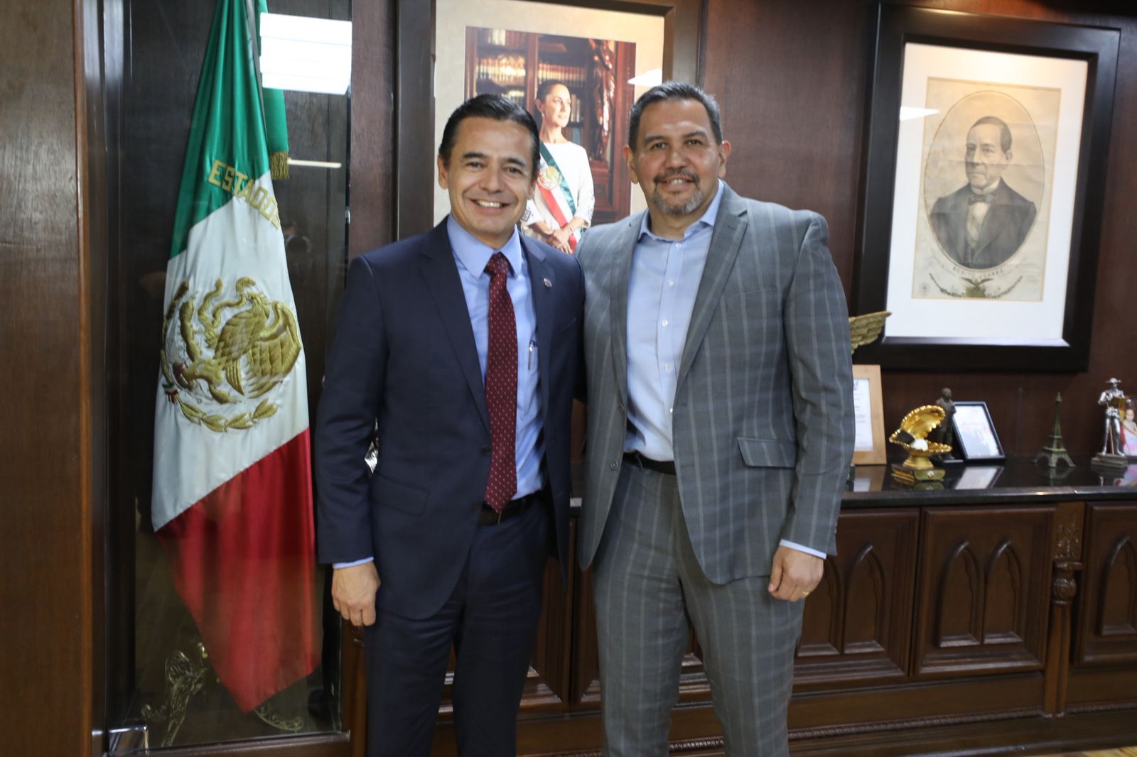 Se reúnen Presidente de Cd Júarez Cruz Pérez Cuéllar y el rector de la UACJ