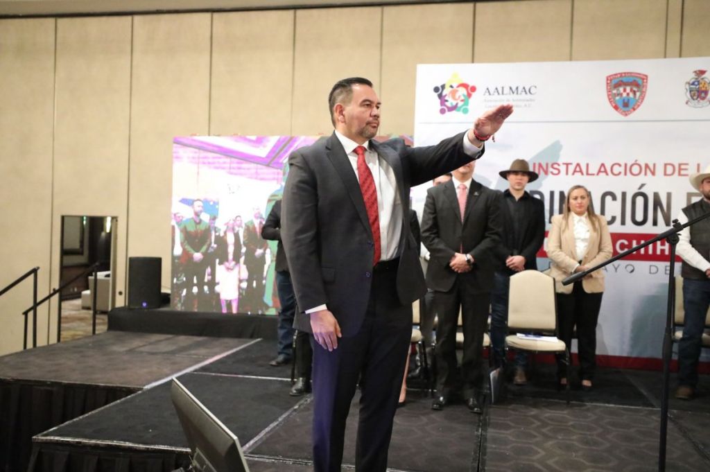 Toma protesta Cruz Pérez Cuéllar como coordinador estatal de Asociación de Autoridades Locales de México