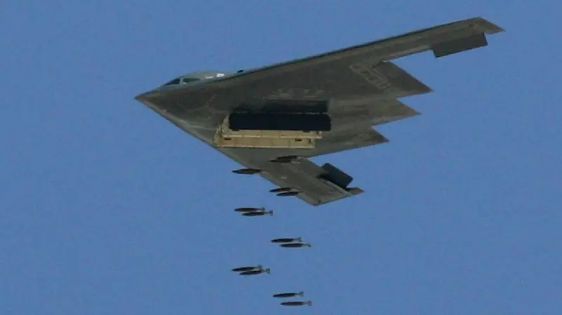 Las imágenes satelitales que muestran el impacto del ataque de EE.UU.