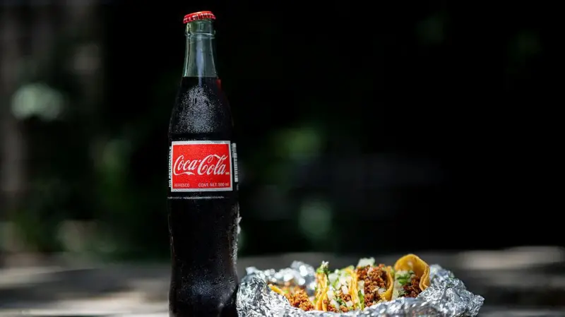 ¿Es realmente la Coca-Cola mexicana más saludable que la de EE.UU.?