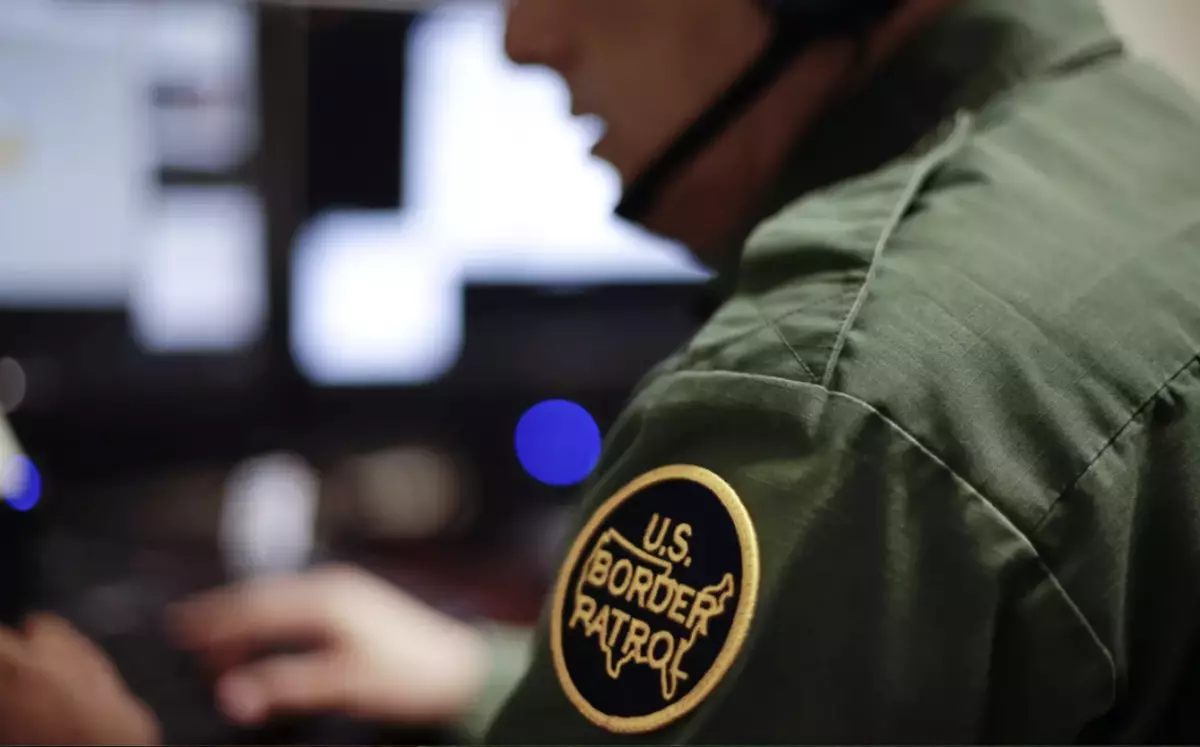 Una hija con DACA, una madre sin papeles y una despedida que no soportan