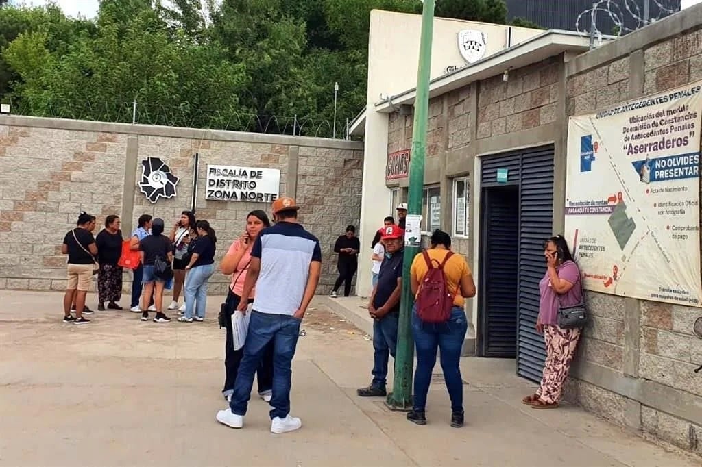 Revive duelo familia tras hallazgo de cuerpos en crematorio