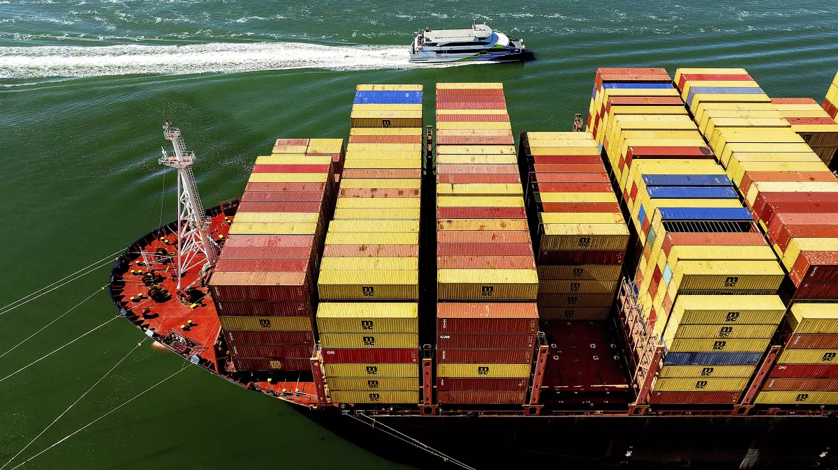 Entran en vigor aranceles de Trump a más de 60 países