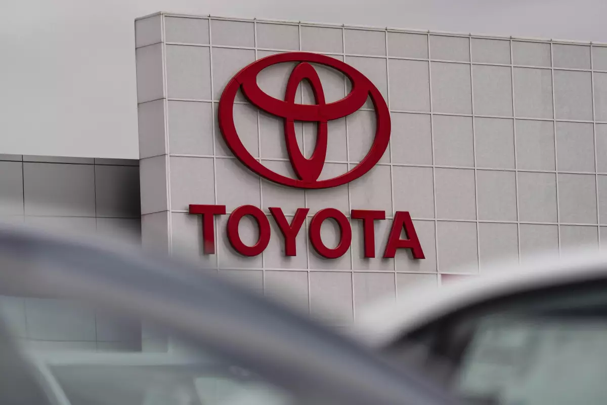 Toyota y Hyundai retiran más de 1,1 millones de vehículos por fallos en cinturones y pantallas