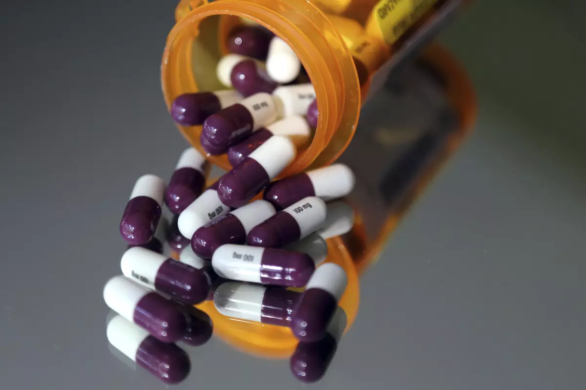 Trump propone aranceles de hasta 200% a medicamentos importados