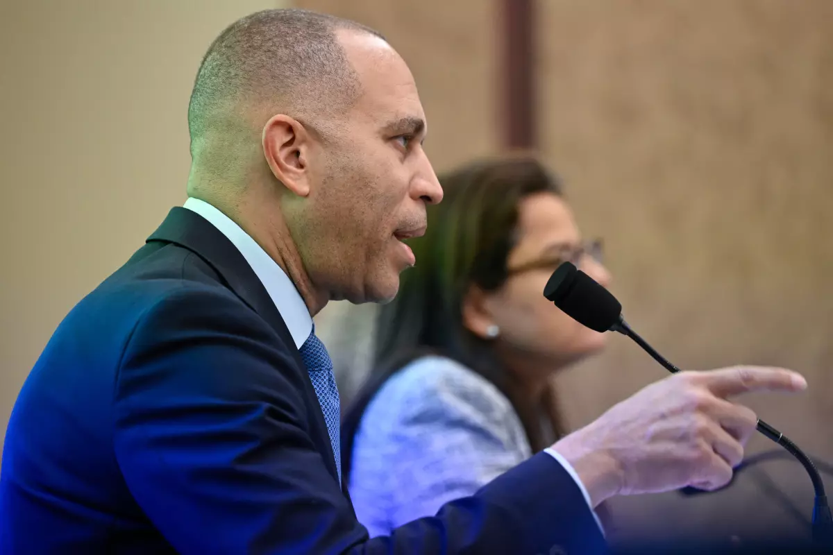 El cierre del gobierno federal entra en su segunda semana, pero surgen conversaciones discretas