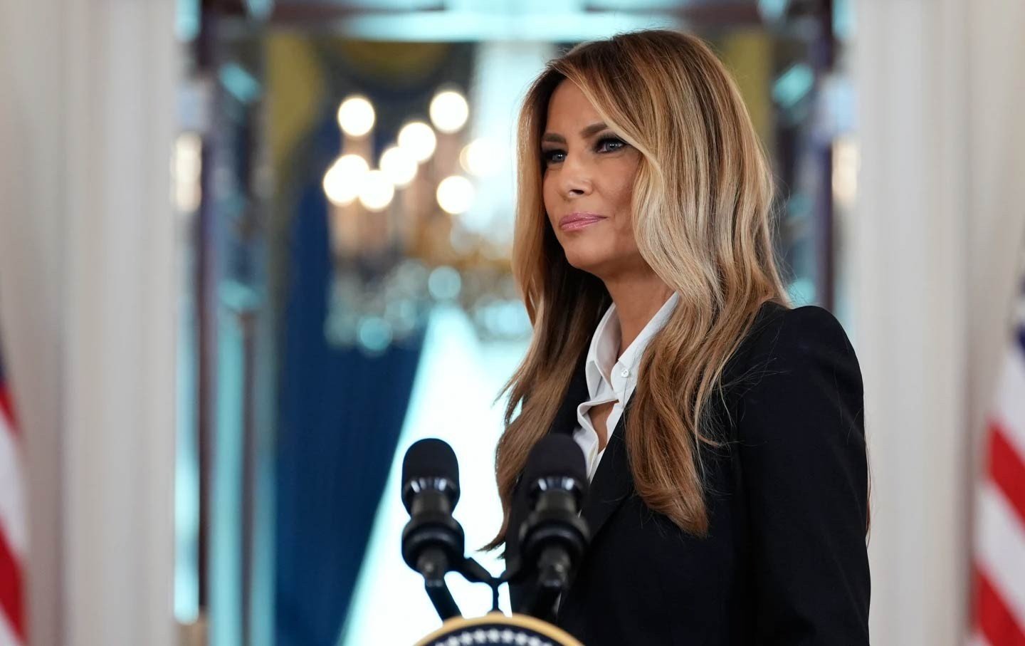 Michael Wolff demanda a Melania Trump por amenaza de demanda de mil millones ligada a Epstein