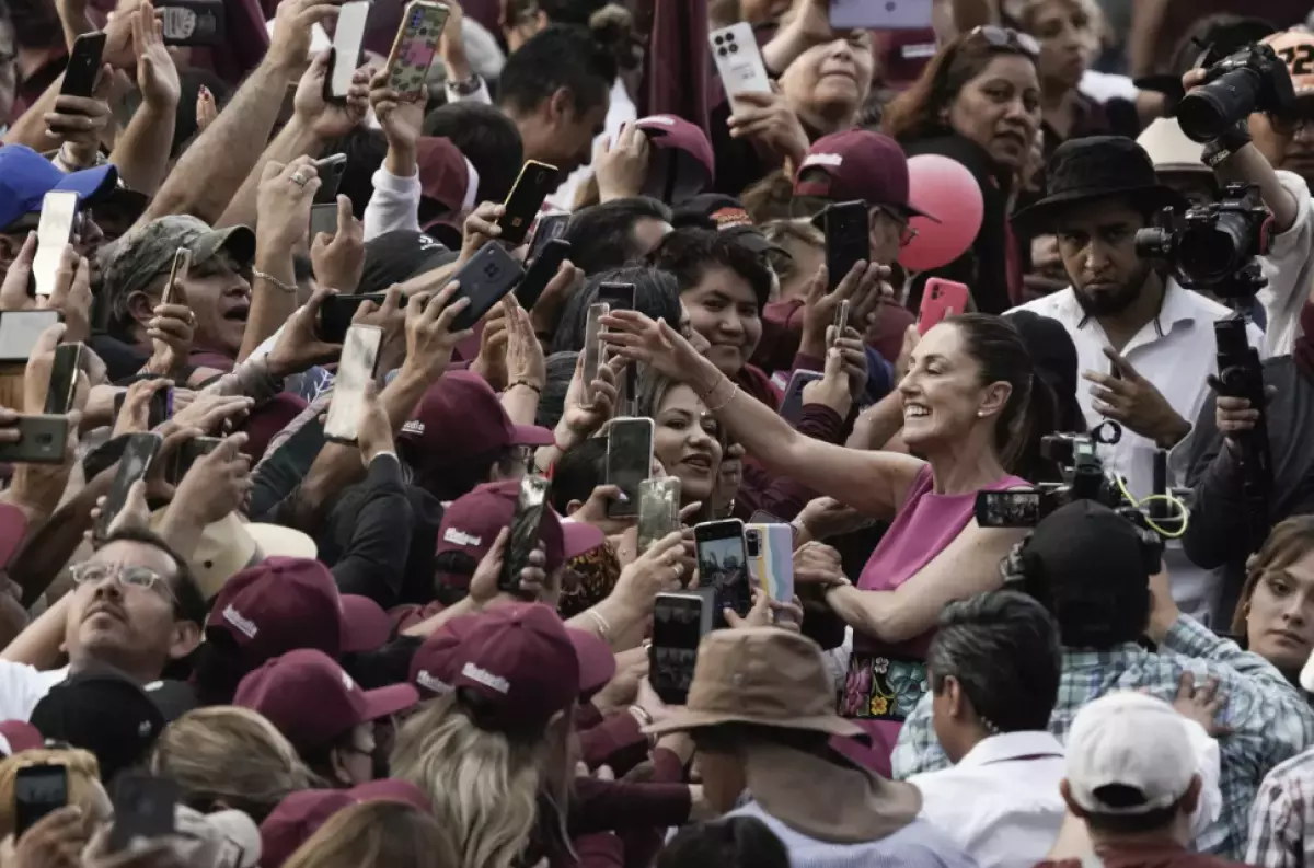 Acoso a la presidenta Sheinbaum: de la violencia al “montaje”, el debate que divide a los mexicanos