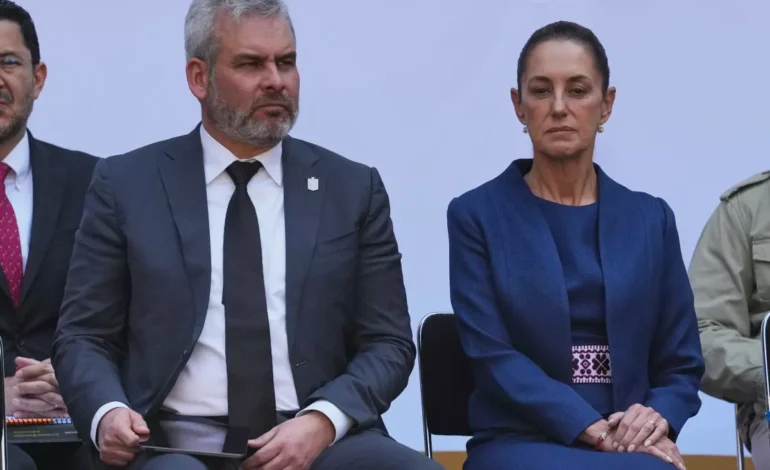 Tres muertos y 6 heridos al explotar coche bomba en Michoacán, al oeste de México