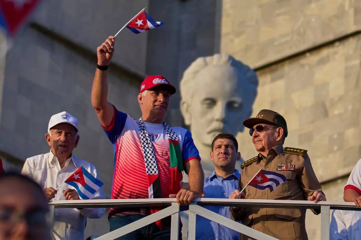 Un Castro podría ser el sucesor de Díaz-Canel en Cuba