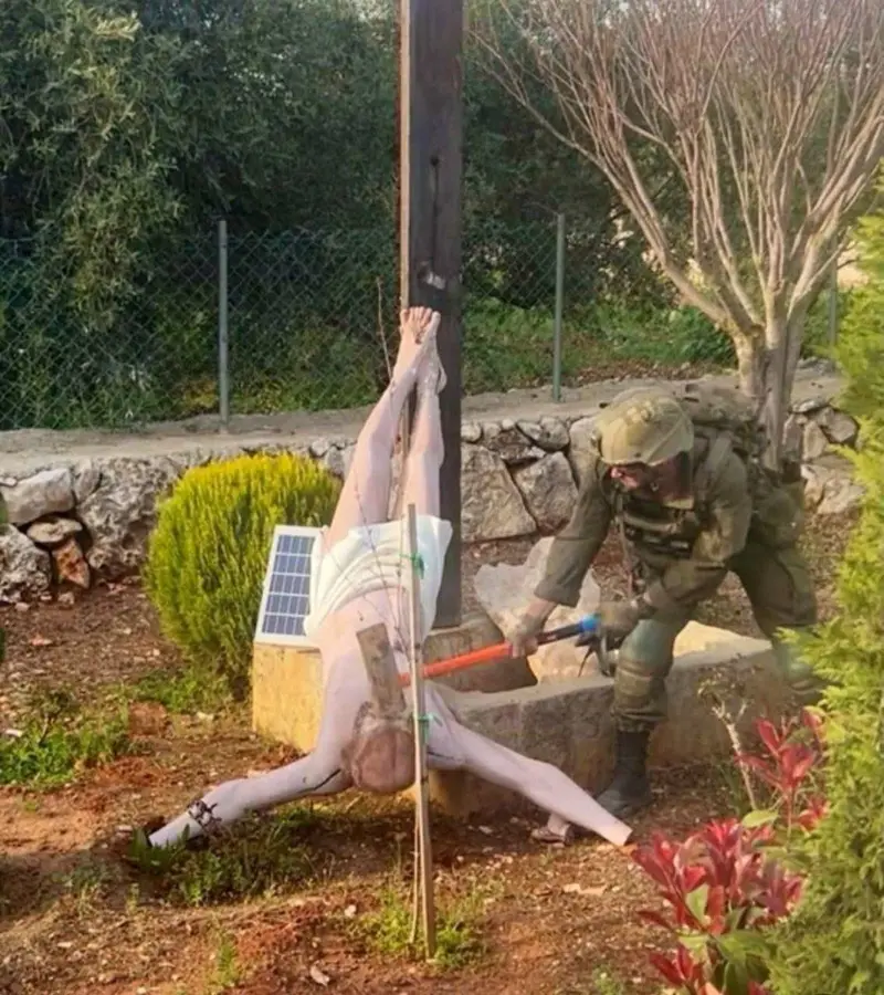 La indignación que desataron las imágenes de un soldado israelí destruyendo una talla de Jesucristo en Líbano