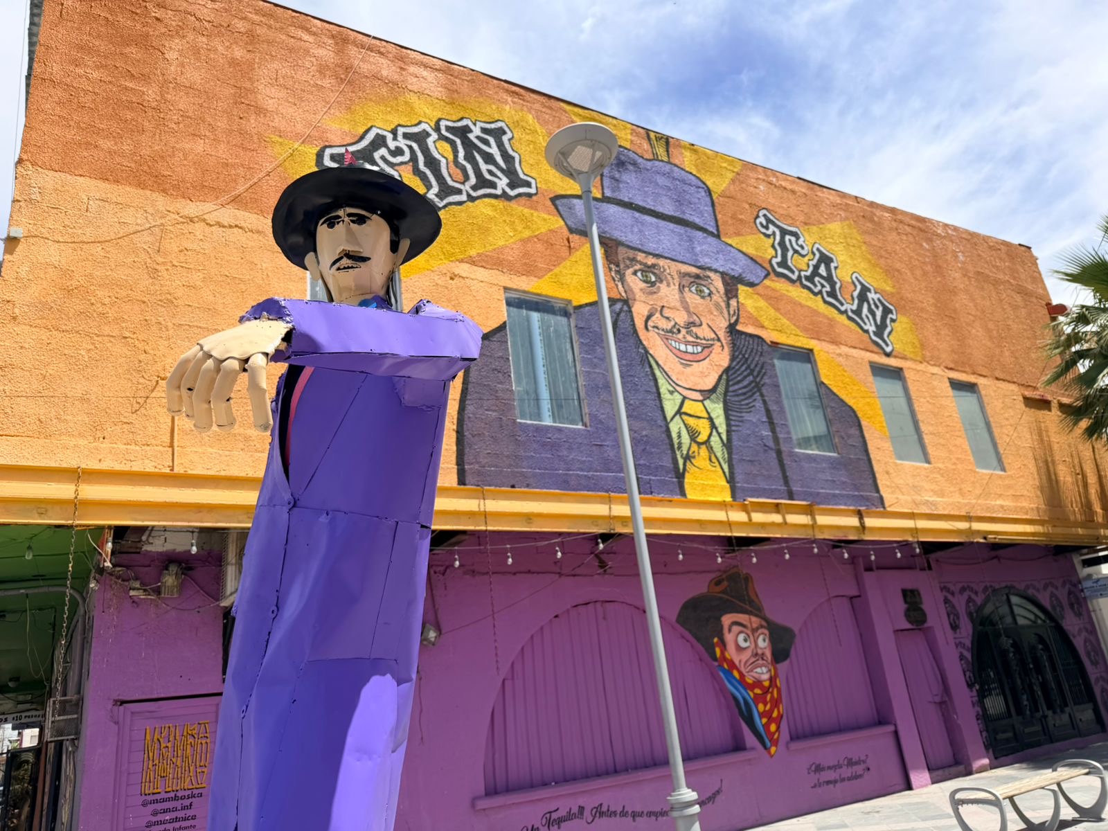 Restauran en Cd Juárez escultura de Germán Valdés “Tin Tan”