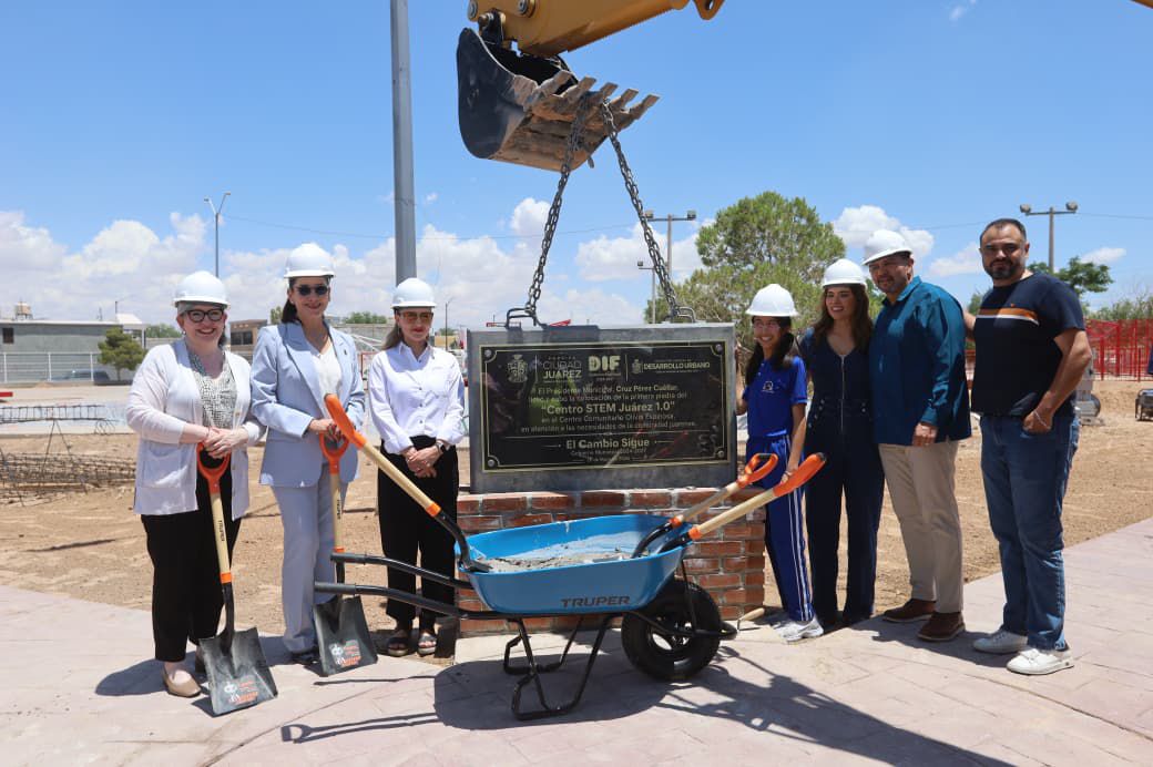 Colocan el alcalde de Cd Juárez. y la presidenta del DIF primera piedra del Centro STEM en el suroriente