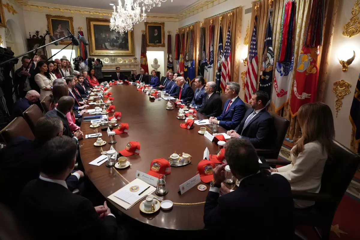 La nueva medida migratoria de Trump complica el camino hacia la green card