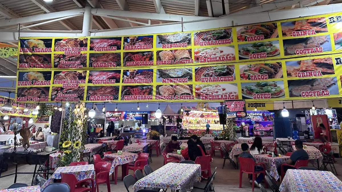 ¿Cuánto dinero debes llevar a la Feria de Santa Rita 2026 para cenar y consumir bebidas?