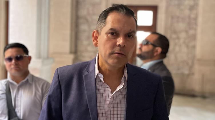 Quien puede pedirme renuncia y obedezco es a Maru: Loya a morenistas