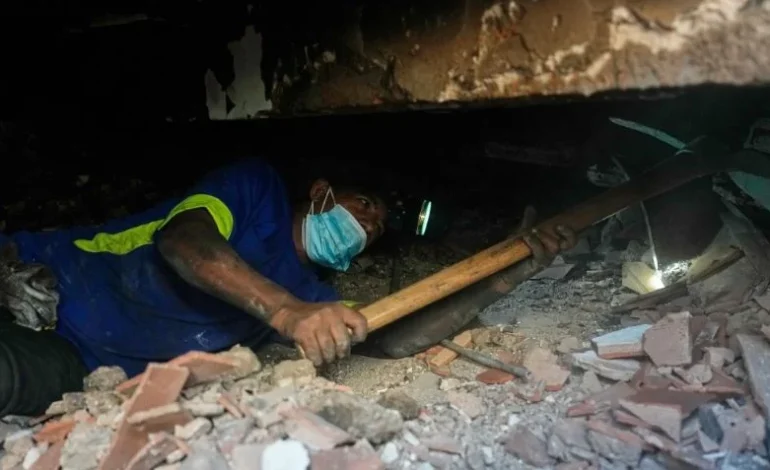 ¿Cuánto tiempo pueden sobrevivir las víctimas atrapadas tras un terremoto?